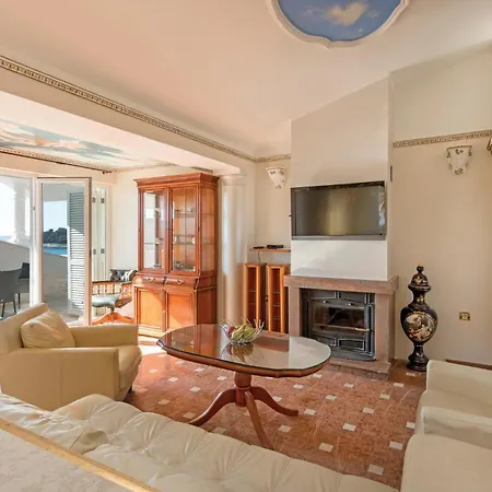 Apartment 2 Bedroom Amazing In Pula
